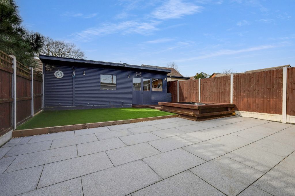 Property photo 3 of 21 4886006