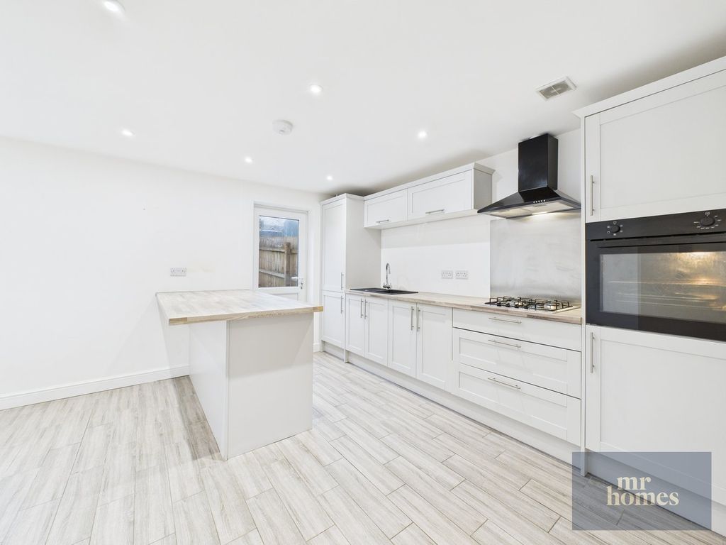 Property photo 2 of 26