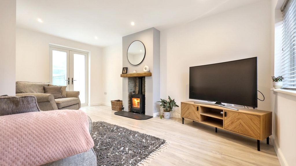 Property photo 3 of 23 Img_3167