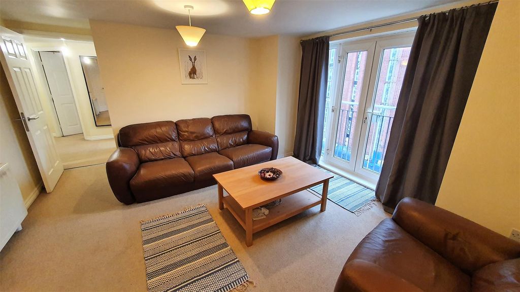 Property photo 3 of 27