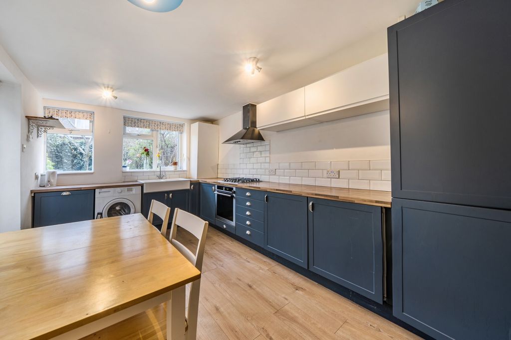 Property photo 1 of 20 Kitchen