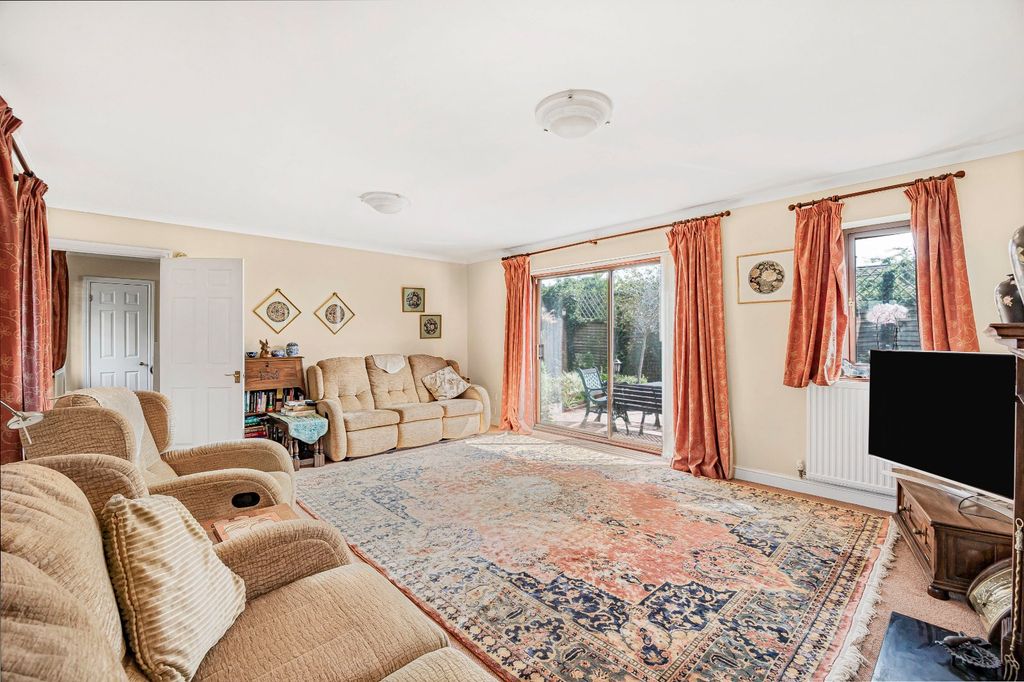 Property photo 2 of 17 Sitting Room