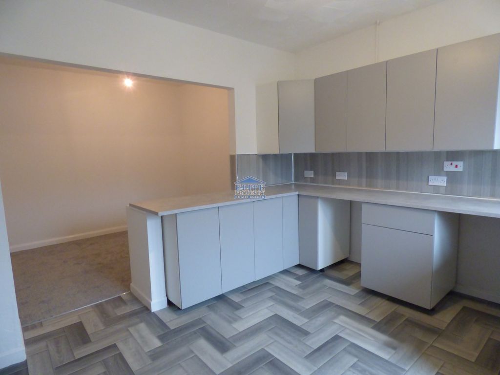 Property photo 3 of 17 Open Plan Kitchen-Diner-Family Room