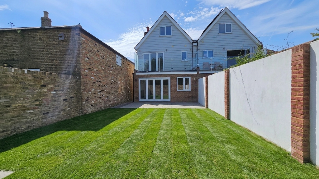 Property photo 3 of 33