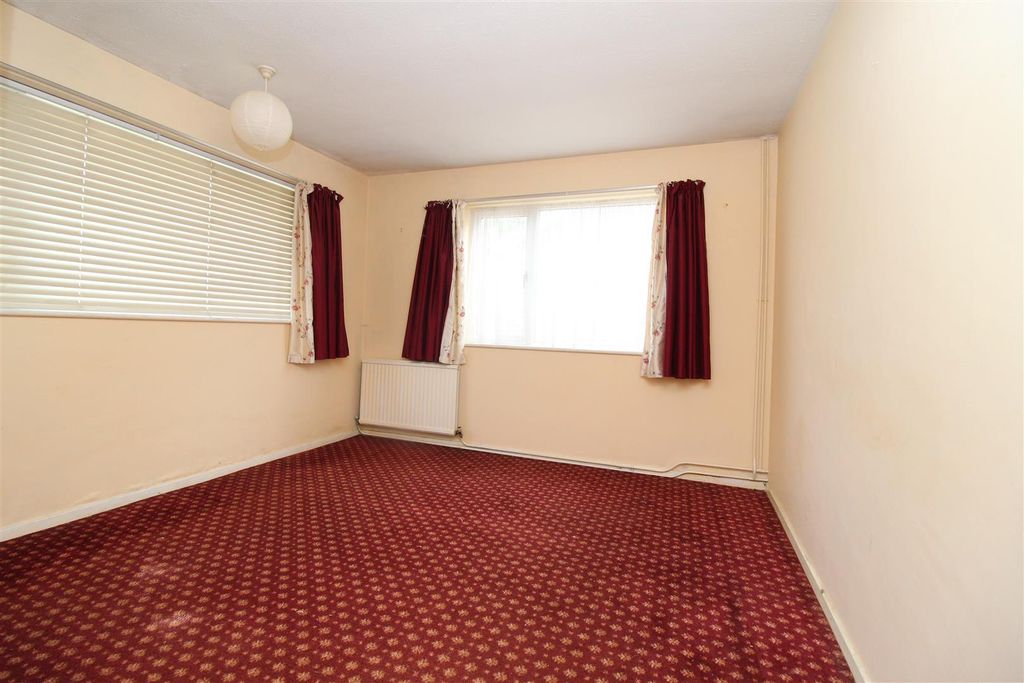 Property photo 2 of 13 Img_1948.Jpg