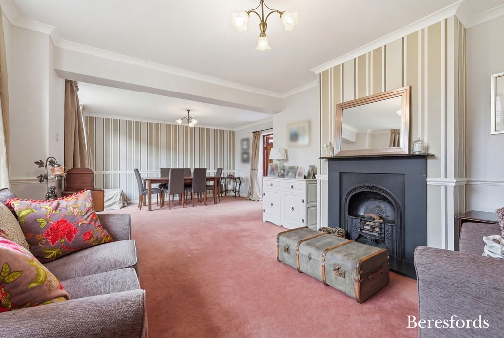 Property photo 2 of 42 Picture No. 12