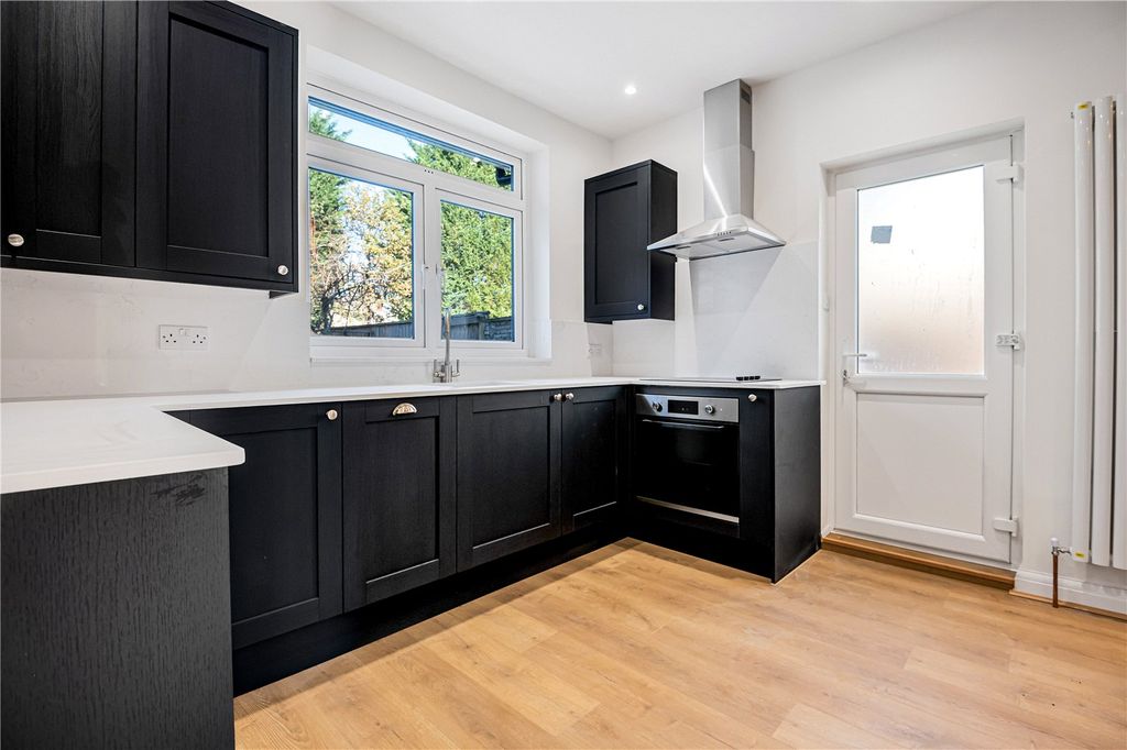 Property photo 3 of 24 Picture No. 07