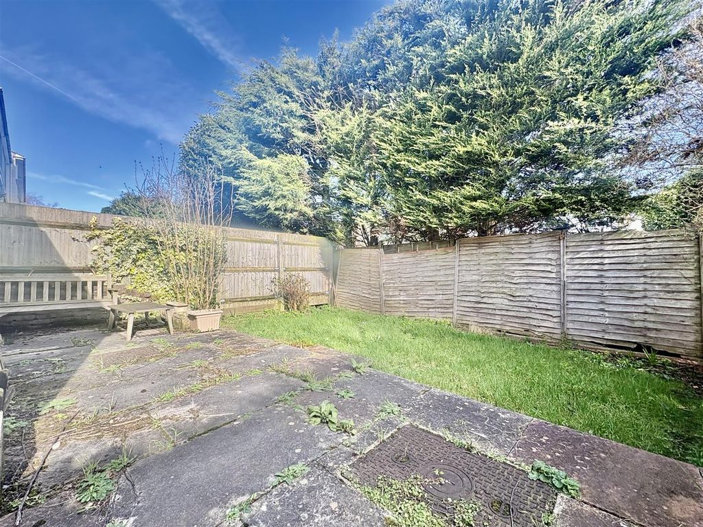 Property photo 2 of 9