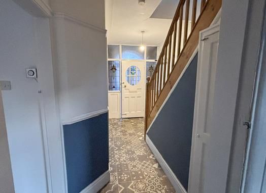 Property photo 2 of 18 Entrance Hall