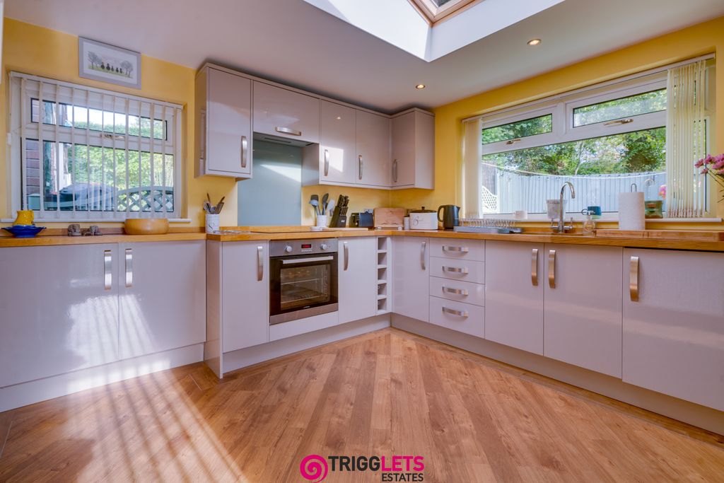 Property photo 3 of 22