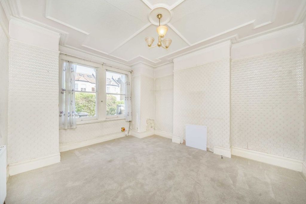 Property photo 2 of 4