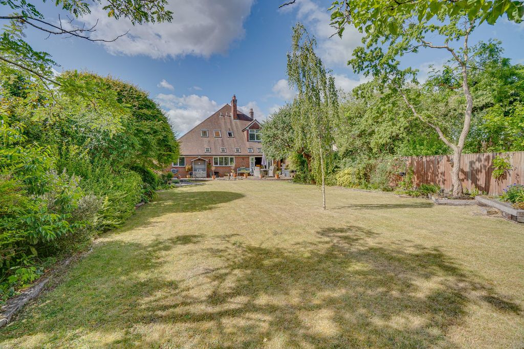 Property photo 3 of 26