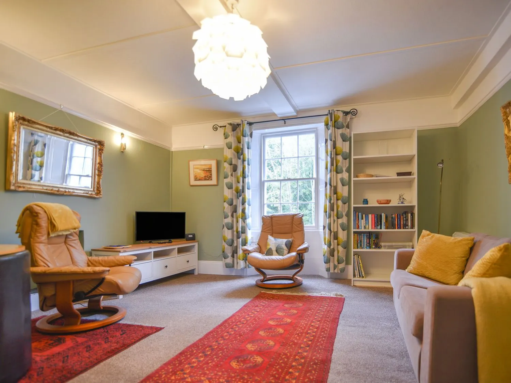 Property photo 2 of 7