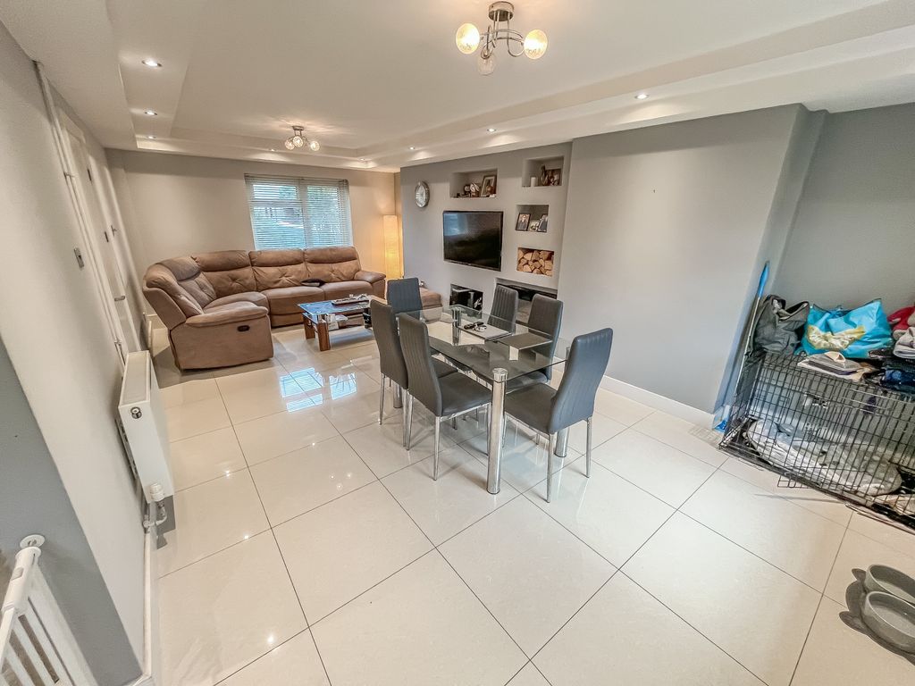Property photo 2 of 20 Livdin3