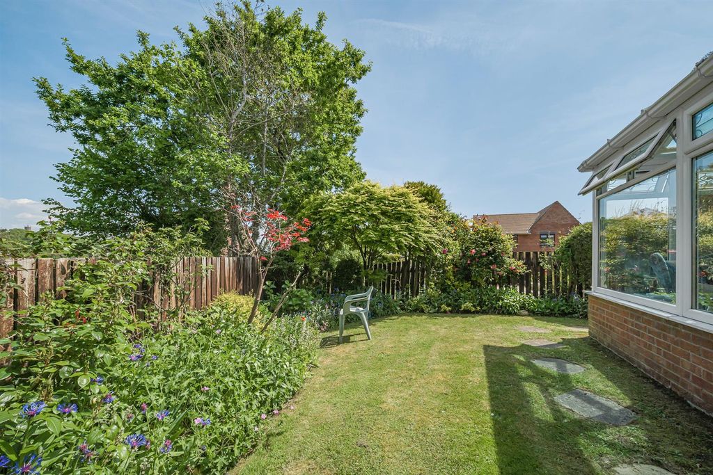 Property photo 2 of 25 Rear Garden