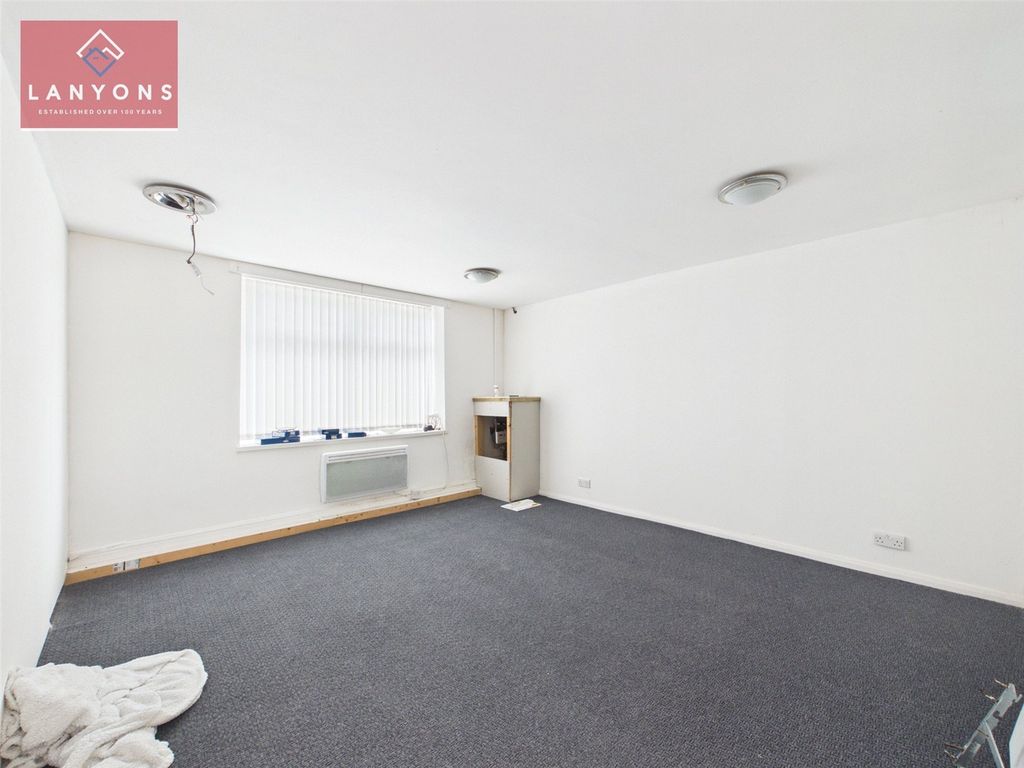 Property photo 3 of 14 Picture No. 04