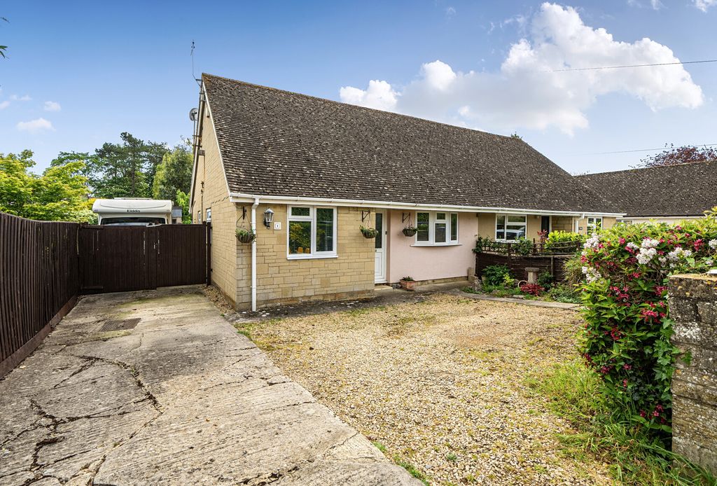 Property photo 1 of 12 1454581-1-69F9B6c...