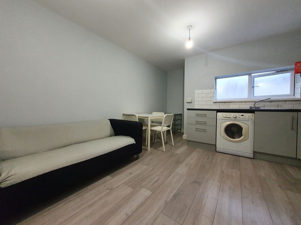 Property photo 3 of 11 Gallery