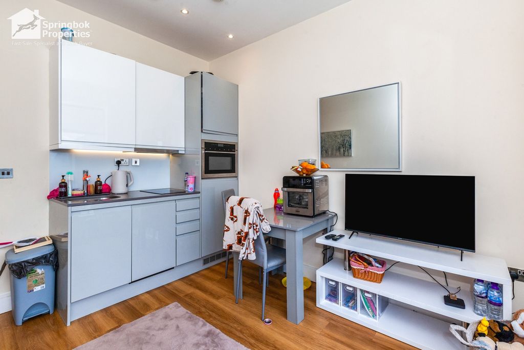 Property photo 3 of 11 Image 2