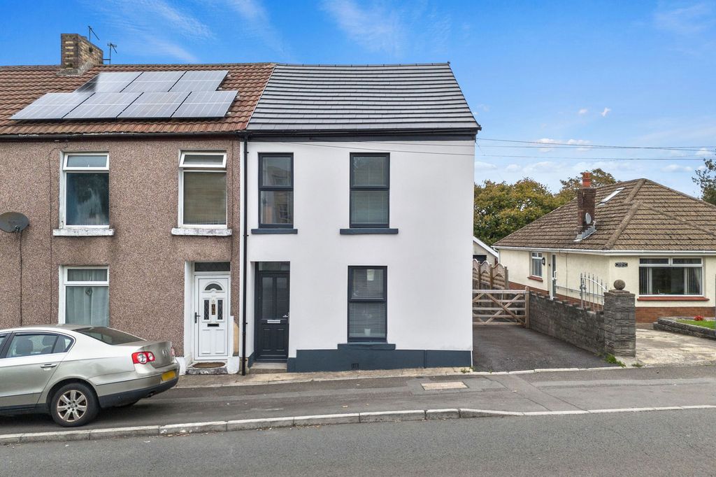 Property photo 1 of 26