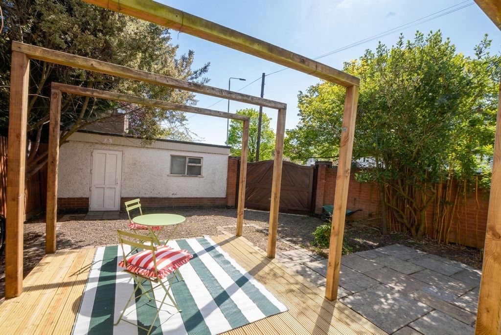 Property photo 3 of 45