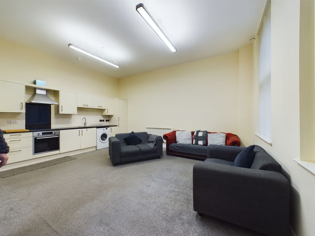Property photo 2 of 5