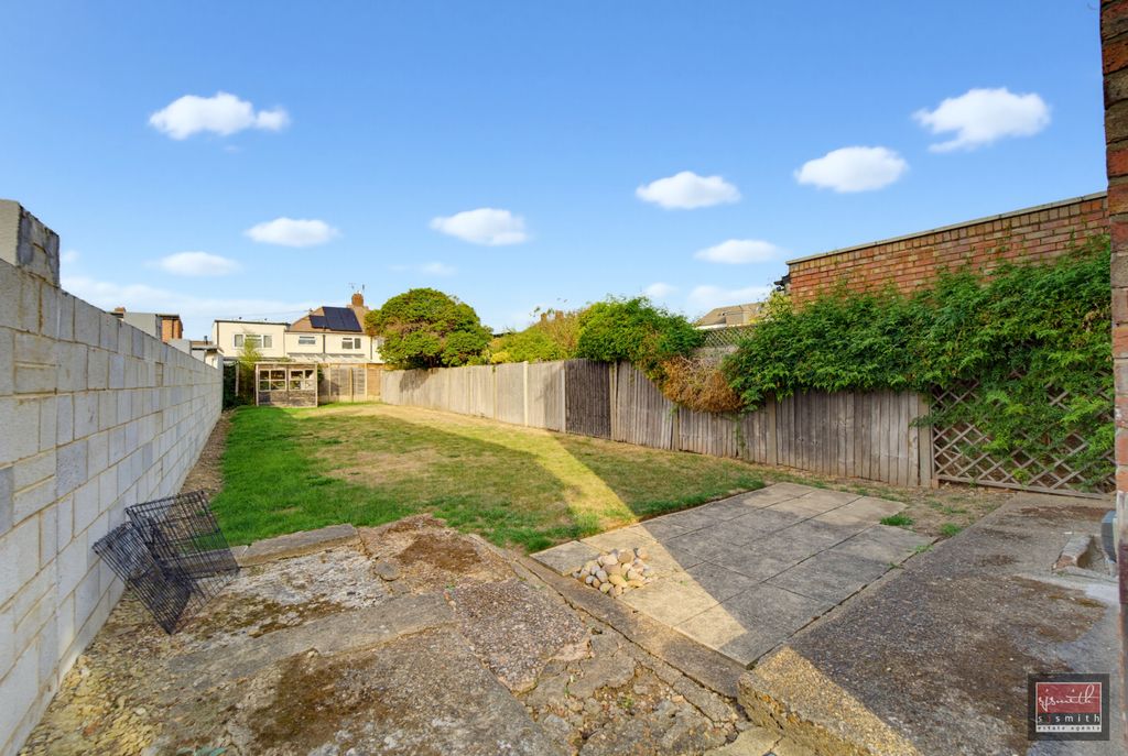 Property photo 3 of 12 Dsc03945
