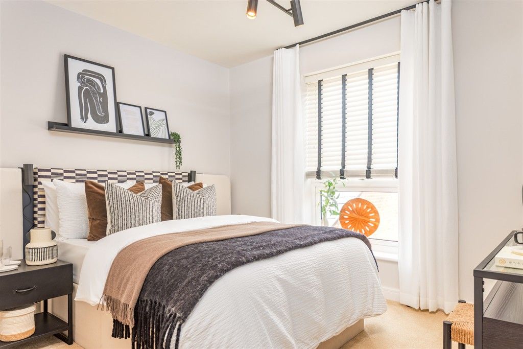 Property photo 3 of 6 Bedroom