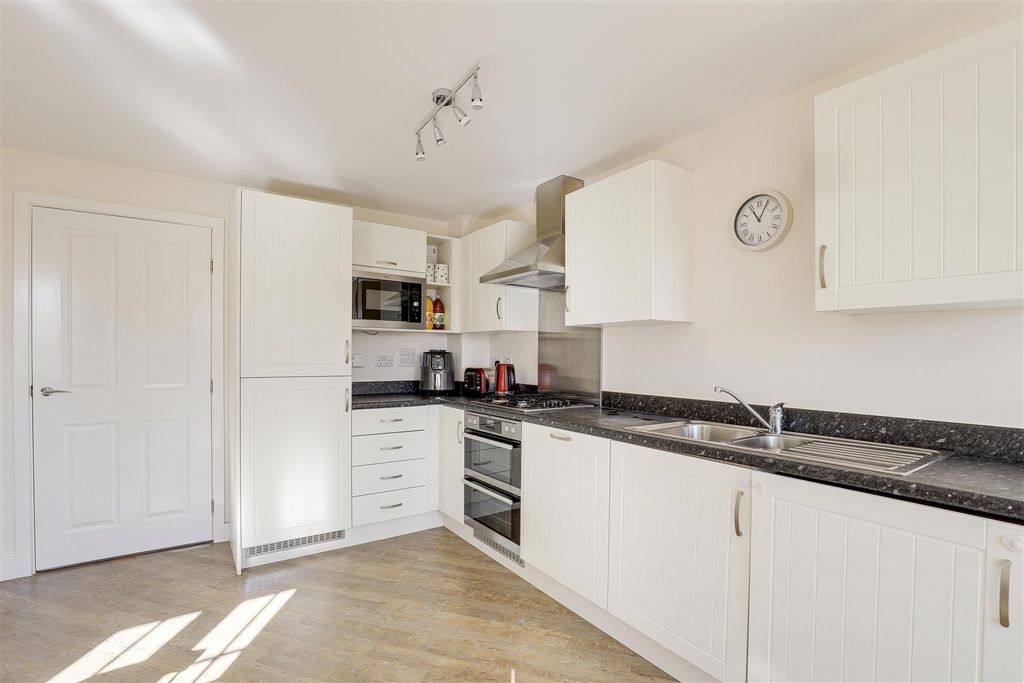 Property photo 3 of 23 5133.Jpg