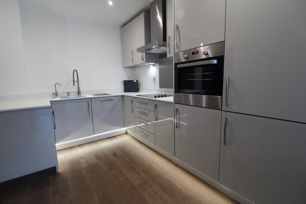 Property photo 3 of 7 Kitchen