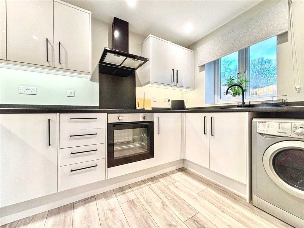 Property photo 2 of 27 Kitchen