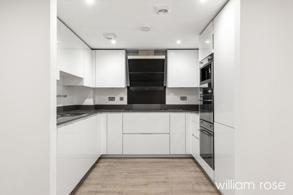 Property photo 3 of 14 Highbeamhouse_1.Jpg