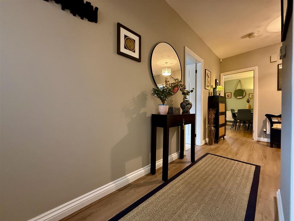 Property photo 2 of 30 Tempimagedio5Gz.Jpg