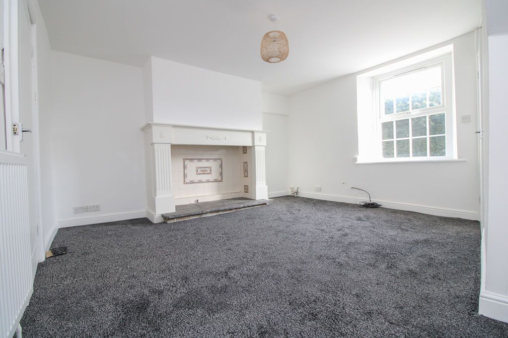 Property photo 2 of 11 Lounge