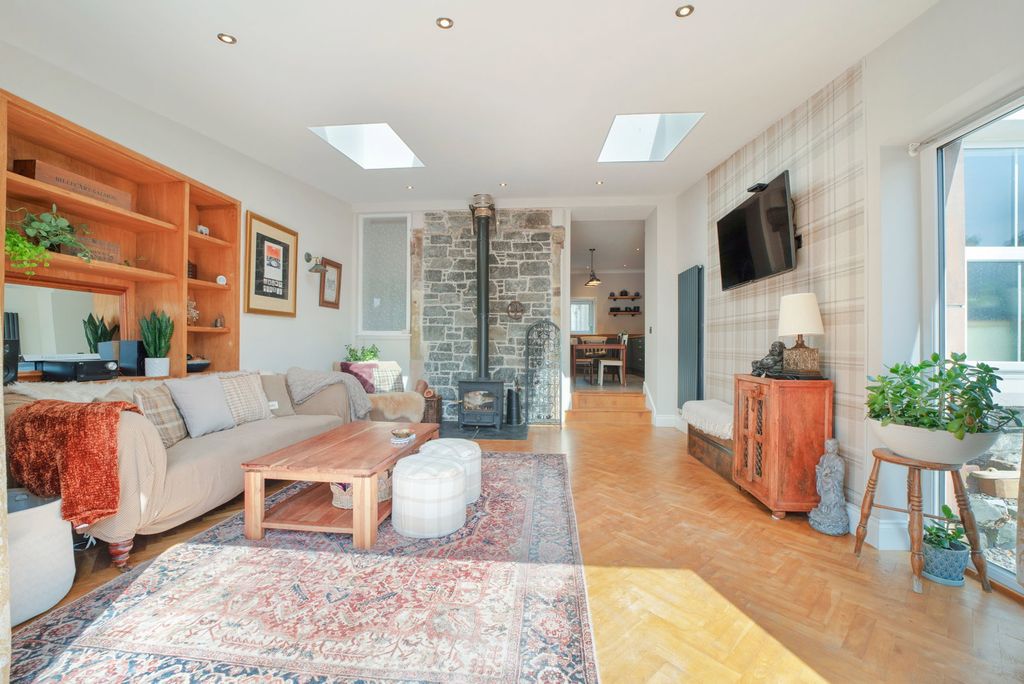 Property photo 3 of 56