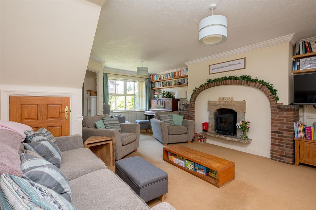 Property photo 2 of 19 Living Room