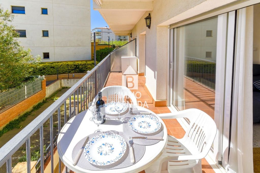 Property photo 1 of 36 3-Bedroom Apartment With Tourist Rental Licence And Terrace 50 Metres From The Sea In Salatar, Roses