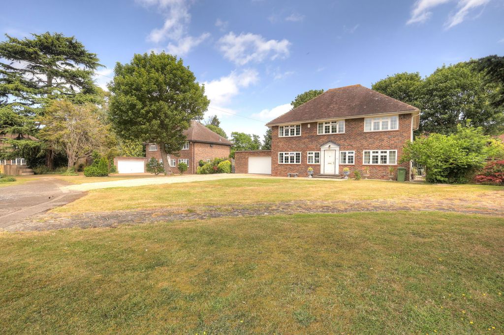 Property photo 2 of 38
