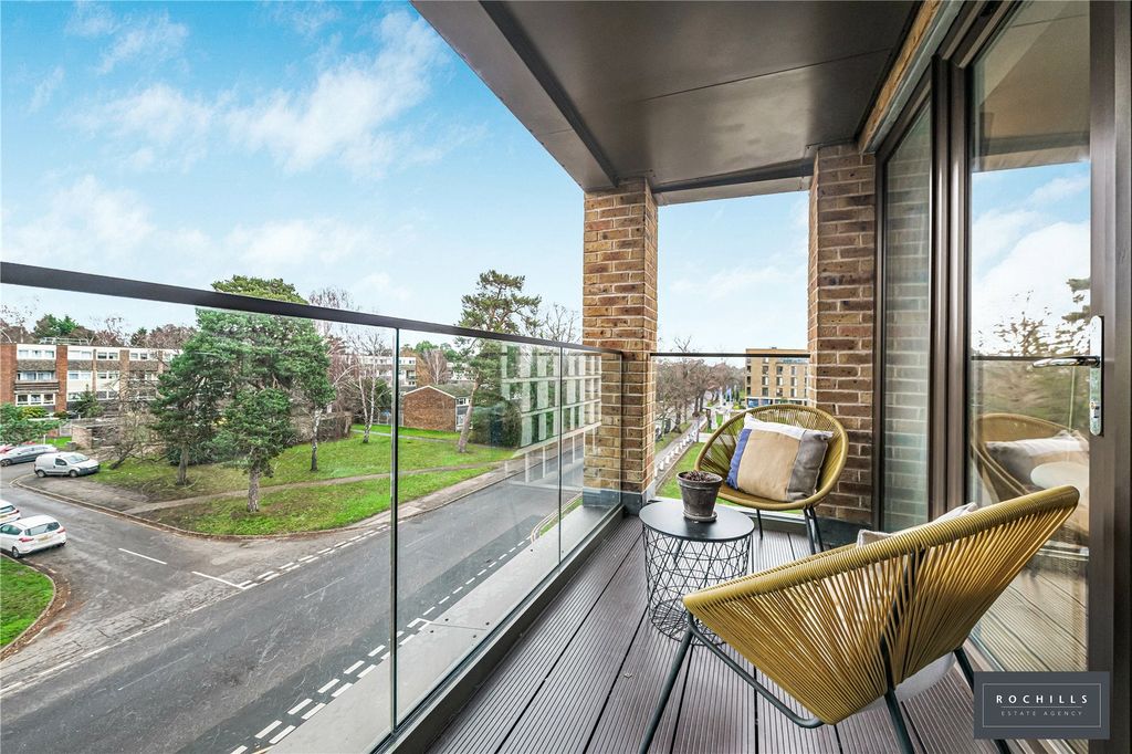 Property photo 2 of 21 Picture No. 13