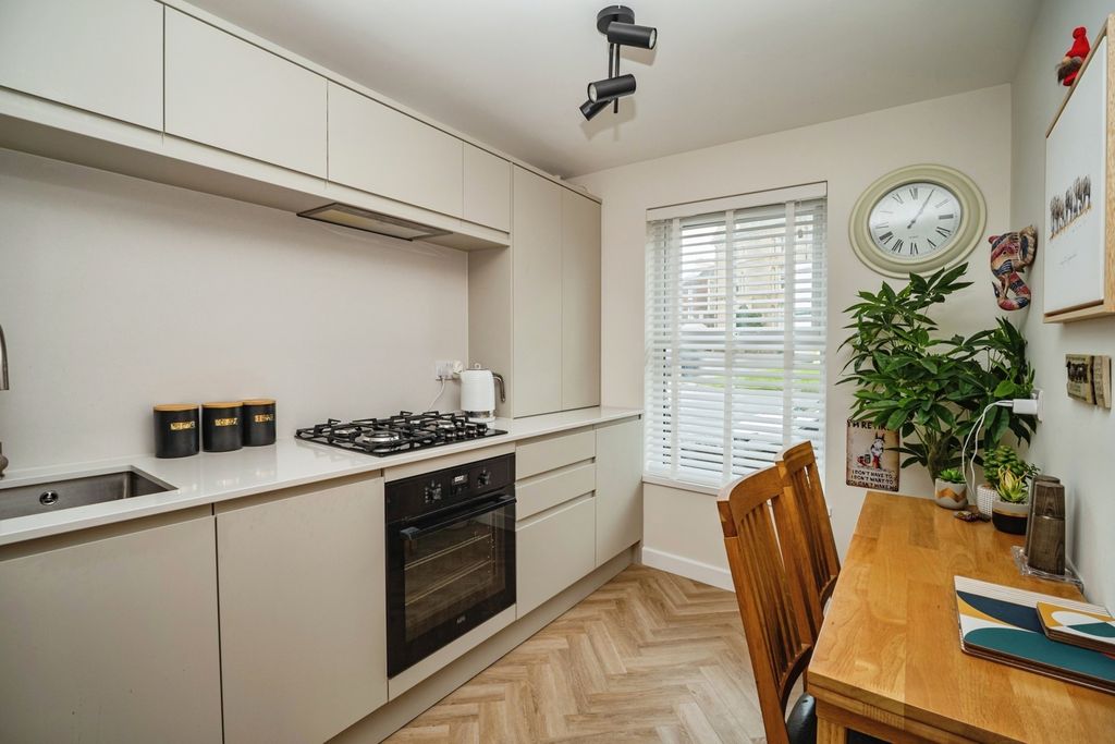 Property photo 2 of 18 Pbox-Img.Jpg