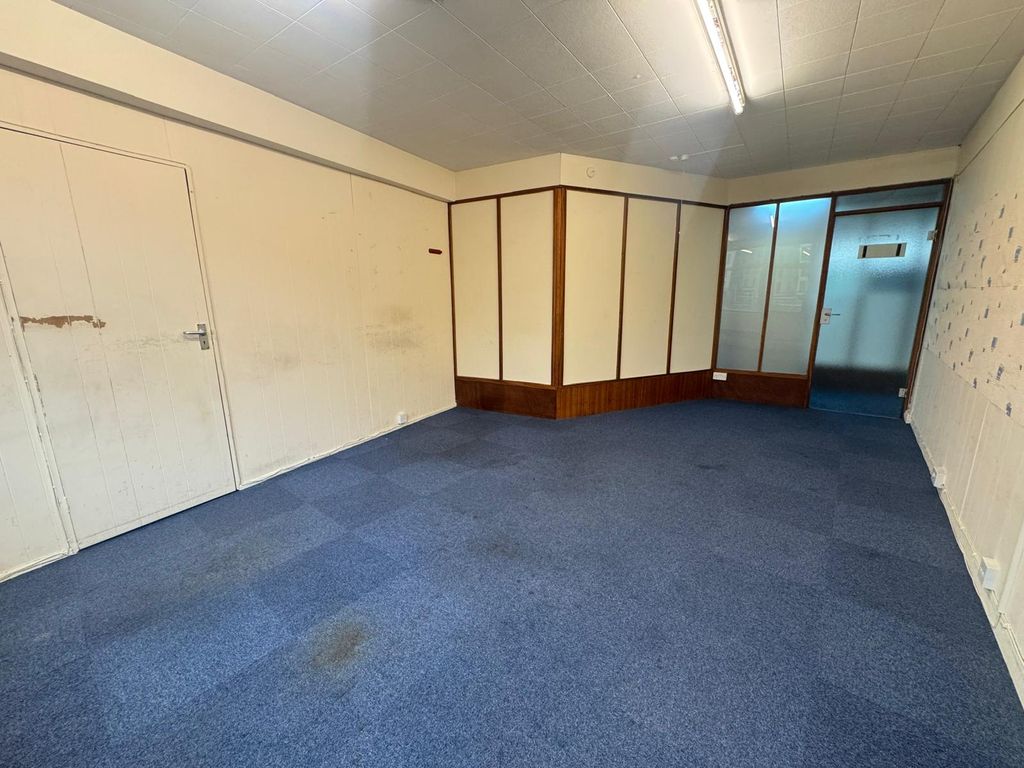 Property photo 1 of 4