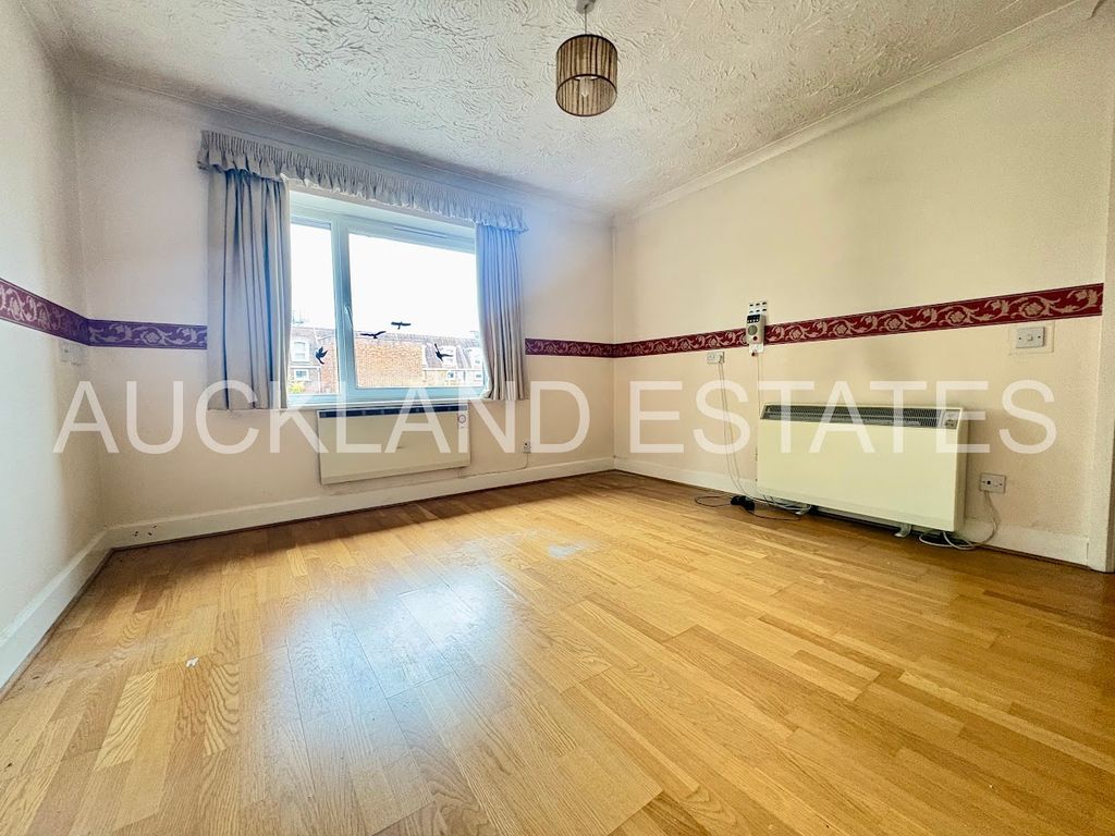 Property photo 2 of 15 Image00004 (10)-1760533379585