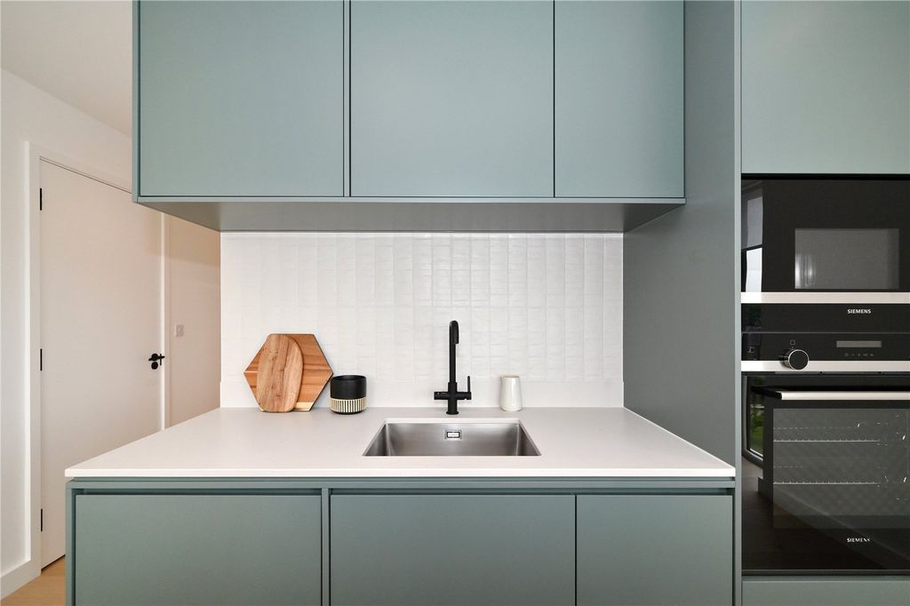 Property photo 3 of 16 Kitchen