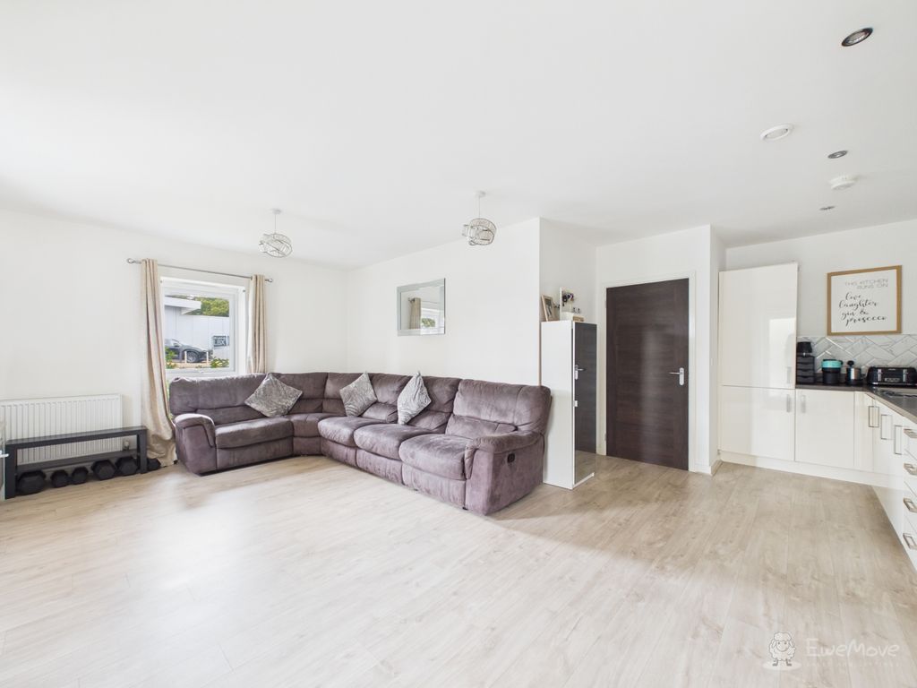 Property photo 2 of 11 Kitchen Living Room- Mark Stephens Ewemove Newmark