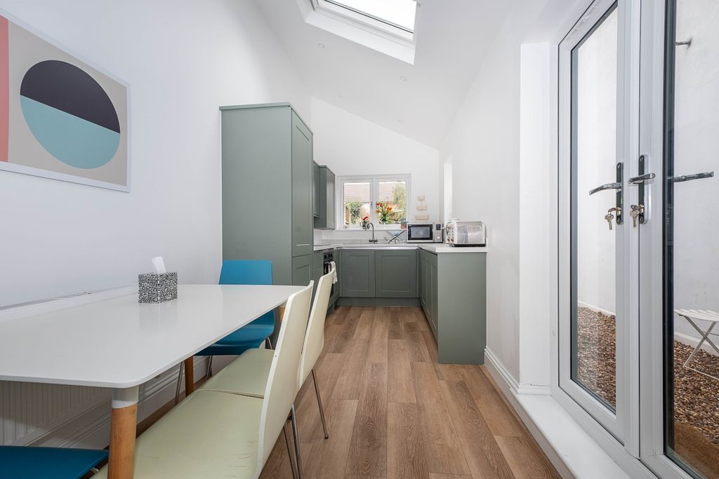 Property photo 2 of 20 Photo