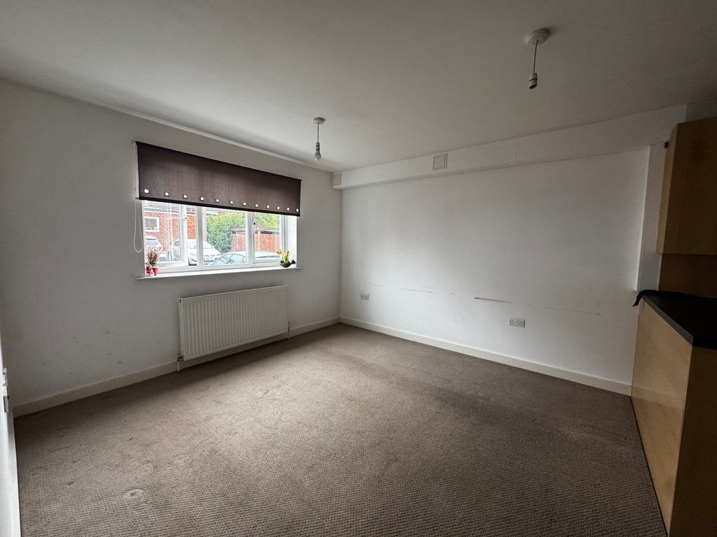 Property photo 3 of 6