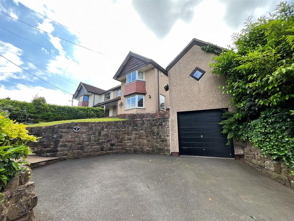 Property photo 1 of 32