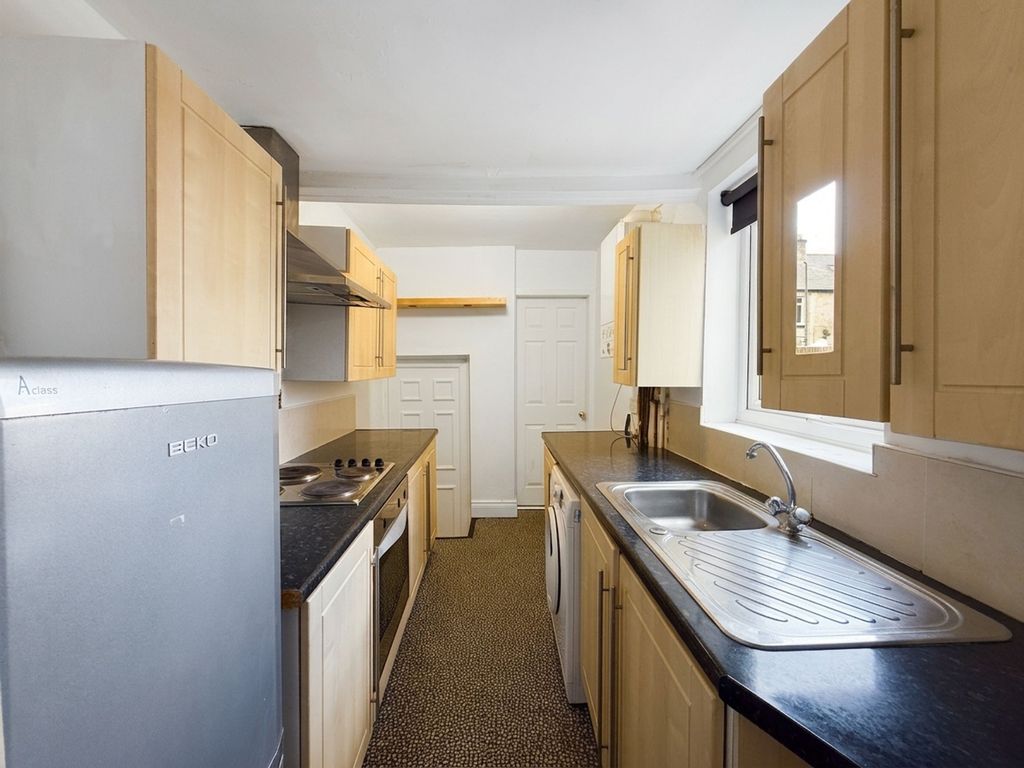 Property photo 1 of 7 Kitchen