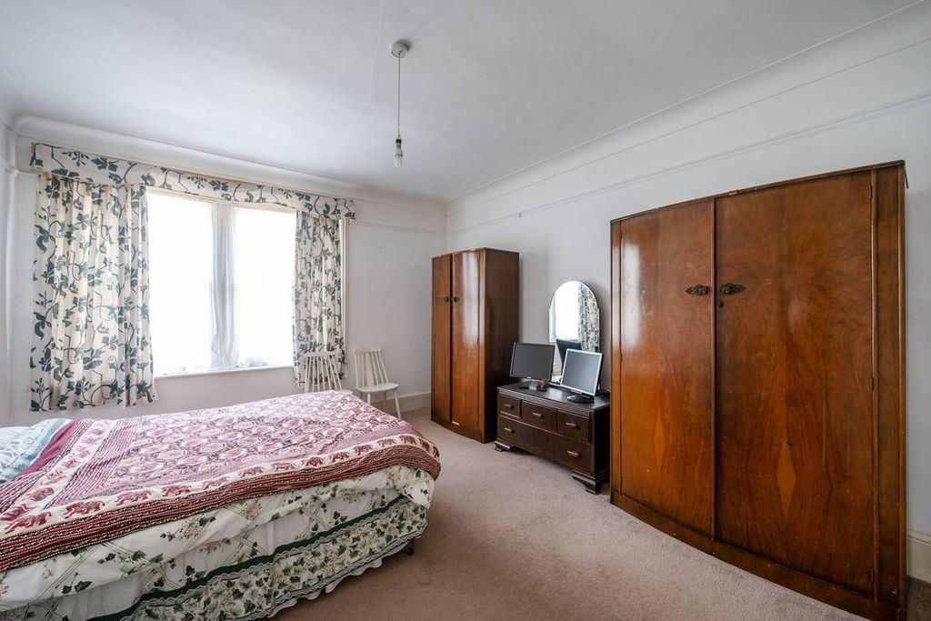Property photo 2 of 3