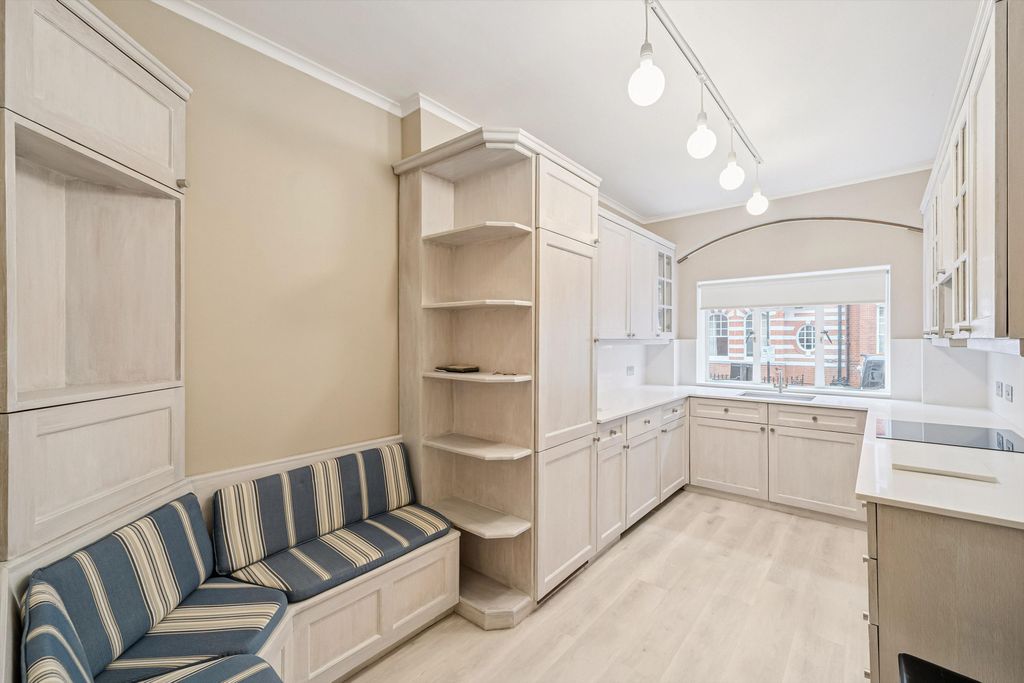 Property photo 2 of 12 Image